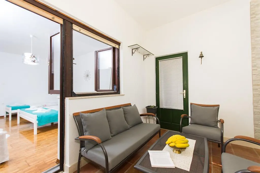 Apartment Lorenzo Trogir