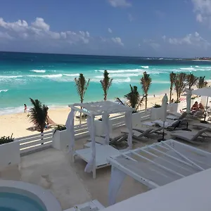 https://estudio-yalmakan.quintano-roohotels.com